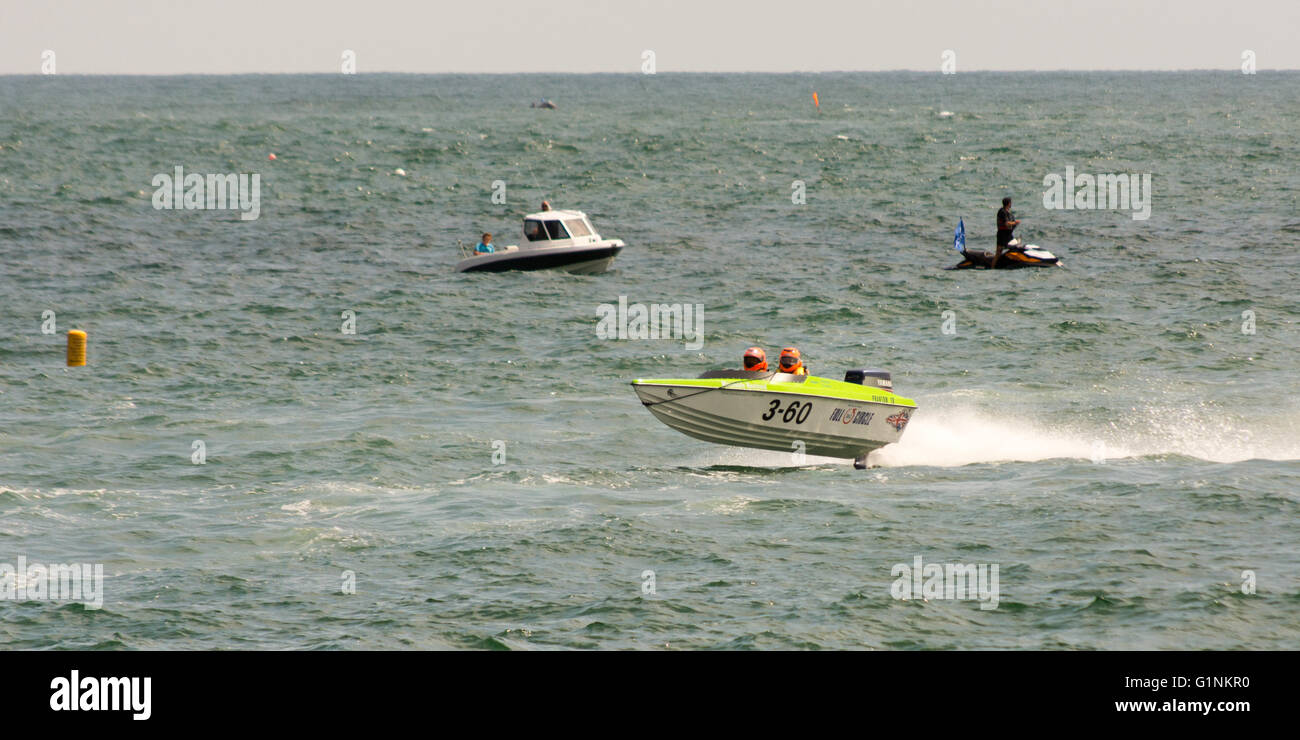 Offshore powerboat hires stock photography and images Alamy