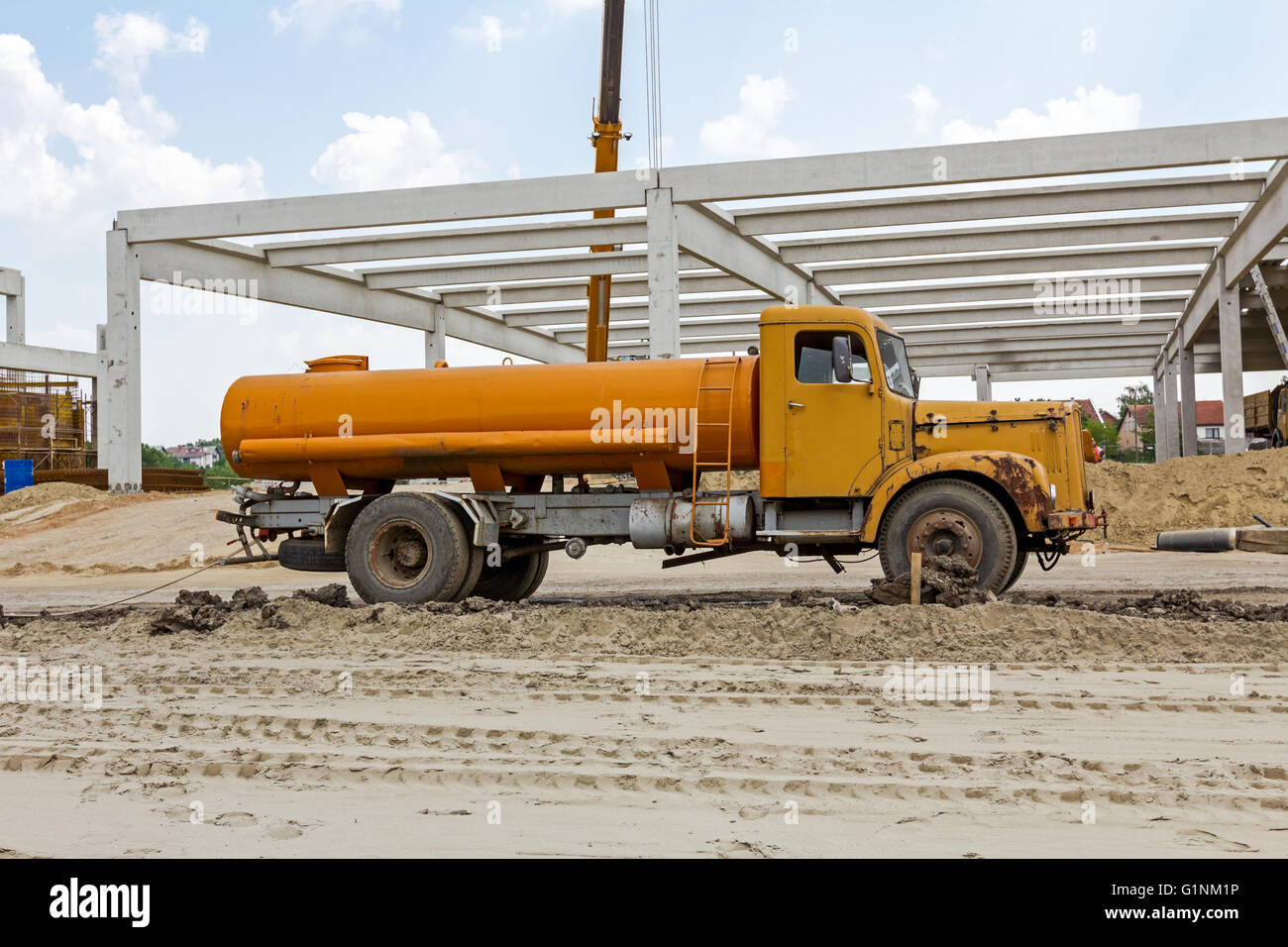 Yellow Vintage Truck High Resolution Stock Photography and Images Alamy