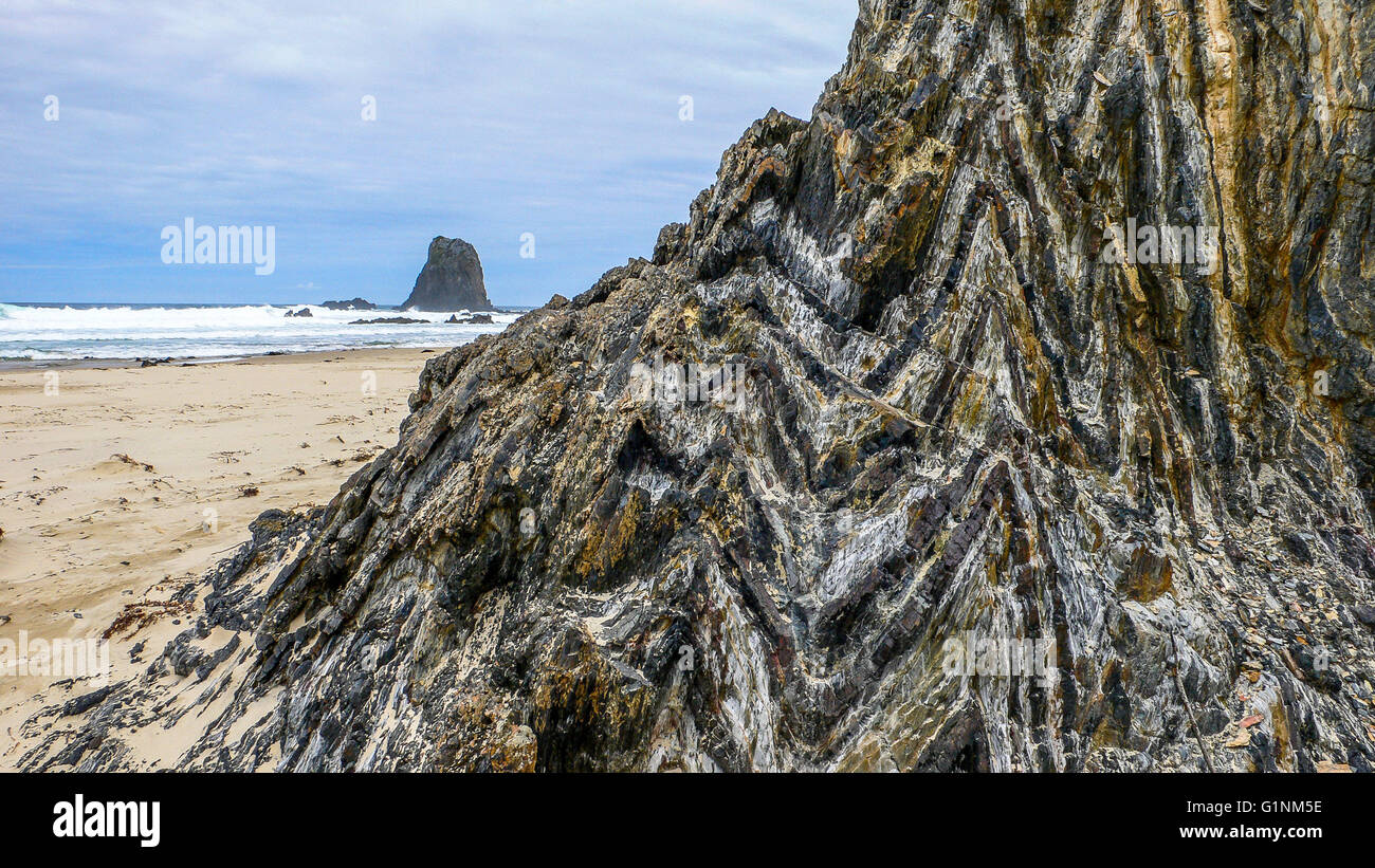 Patterned rocks hi-res stock photography and images - Alamy