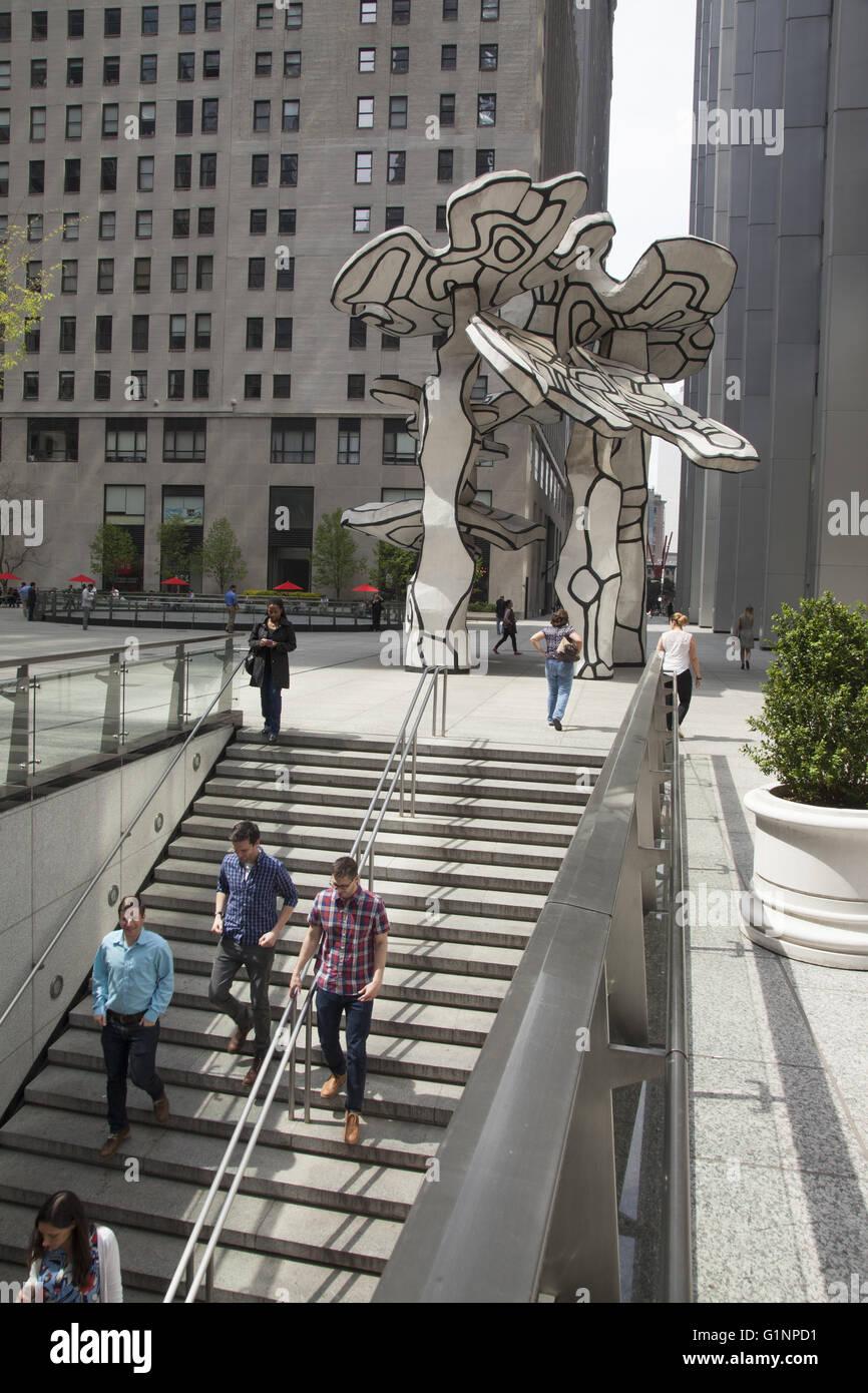 Chase Manhattan Plaza with the Jean Dubuffet sculpture, "Gang Of Four" in  the background. Financial District, Manhattan Stock Photo - Alamy