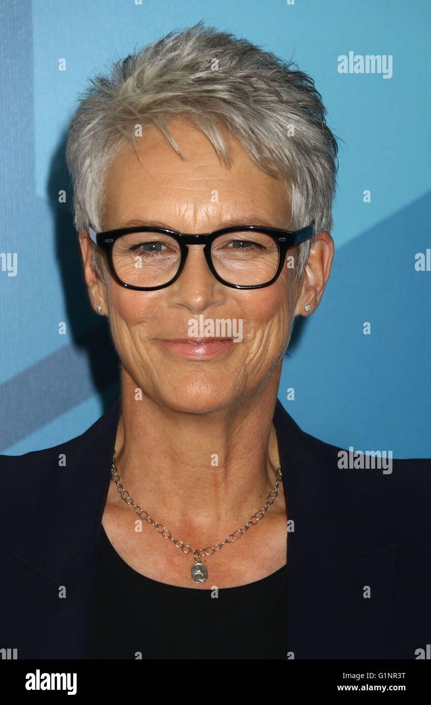 New York, USA. 16th May, 2016. Actress JAMIE LEE CURTIS attends 2016 Fox Upfront Presentation held at Wollman Rink in Central Park. Credit:  Nancy Kaszerman/ZUMA Wire/Alamy Live News Stock Photo