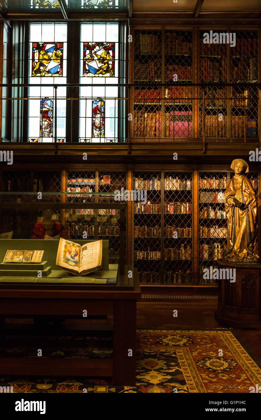 (160518) -- NEW YORK, May 18, 2016 (Xinhua) -- Photo taken on May 17, 2016 shows the Original Library of the Morgan Library and Museum in New York, the United States. The Morgan Library & Museum, formerly the Pierpont Morgan Library, is a museum and research library located on 225 Madison Avenue, East 36th Street, in the Murray Hill neighbourhood of Manhattan, New York City. It was founded to house the private library of J. P. Morgan in 1906, which included manuscripts and printed books, some of them in rare bindings, as well as his collection of prints and drawings. The library was designed b Stock Photo