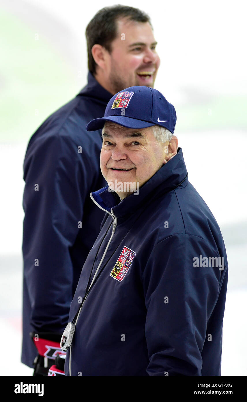 Ice Team Hockey Coach High Resolution Stock Photography and Images - Page  18 - Alamy