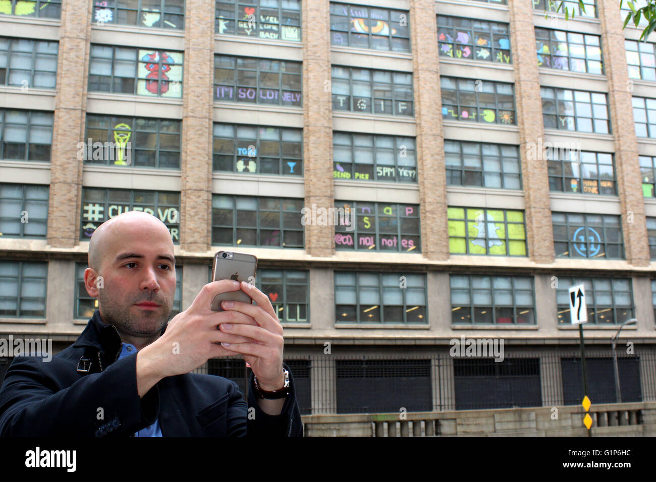 Exploding Post It Notes Post-it notes war breaks out in New York City Stock Photo - Alamy