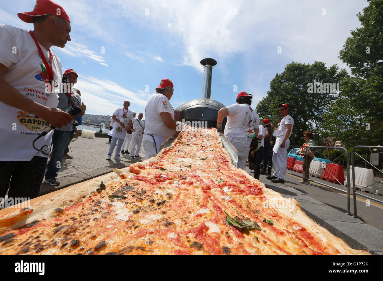 Огромная пицца. Все пиццы в мире. Самая большая пицца в мире. Все пиццы в мире. Все пиццы в мире.