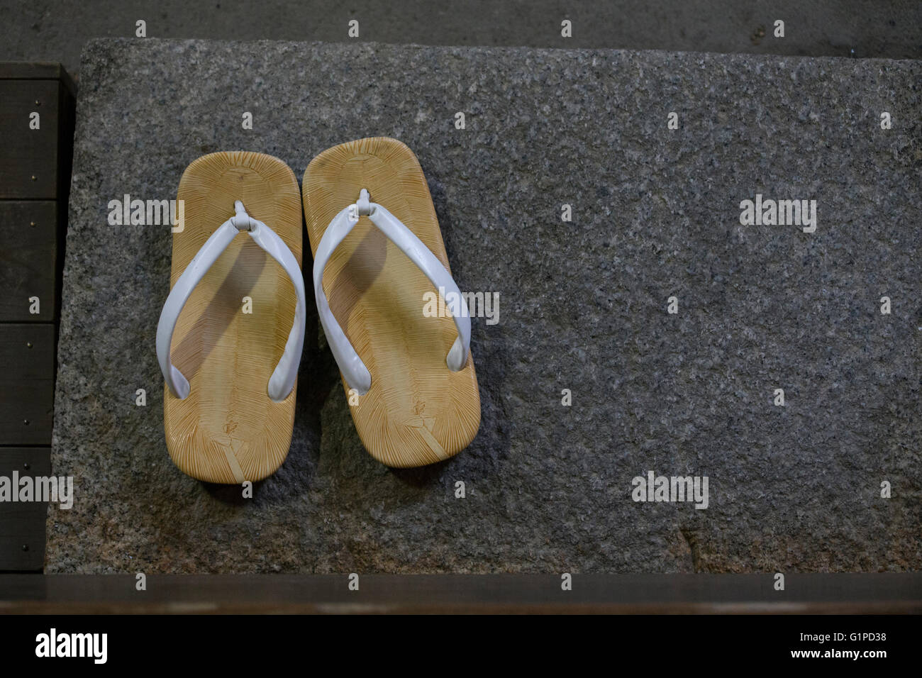 Geta (Japanese wooden clogs Stock Photo Alamy