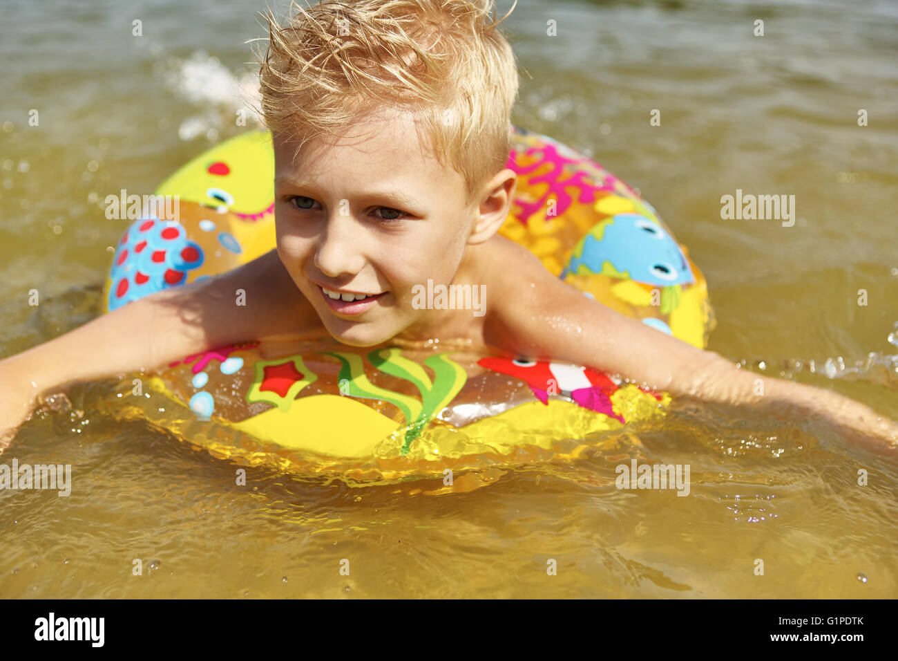 Floating Lifebelt Hi Res Stock Photography And Images Alamy