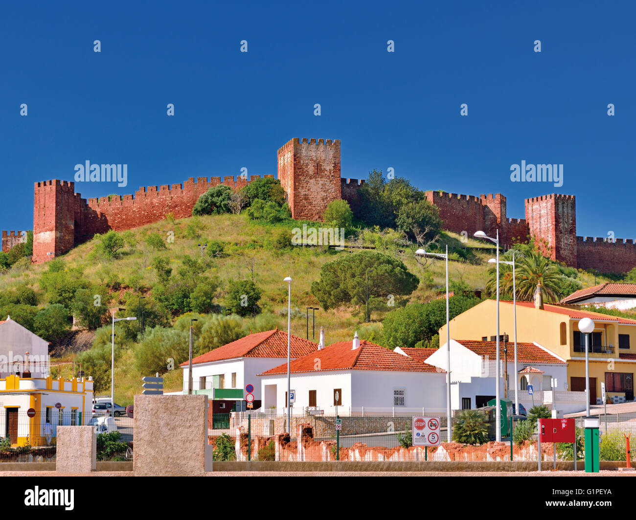 Portugal, Algarve: View to moorish castle of Silves Stock Photo