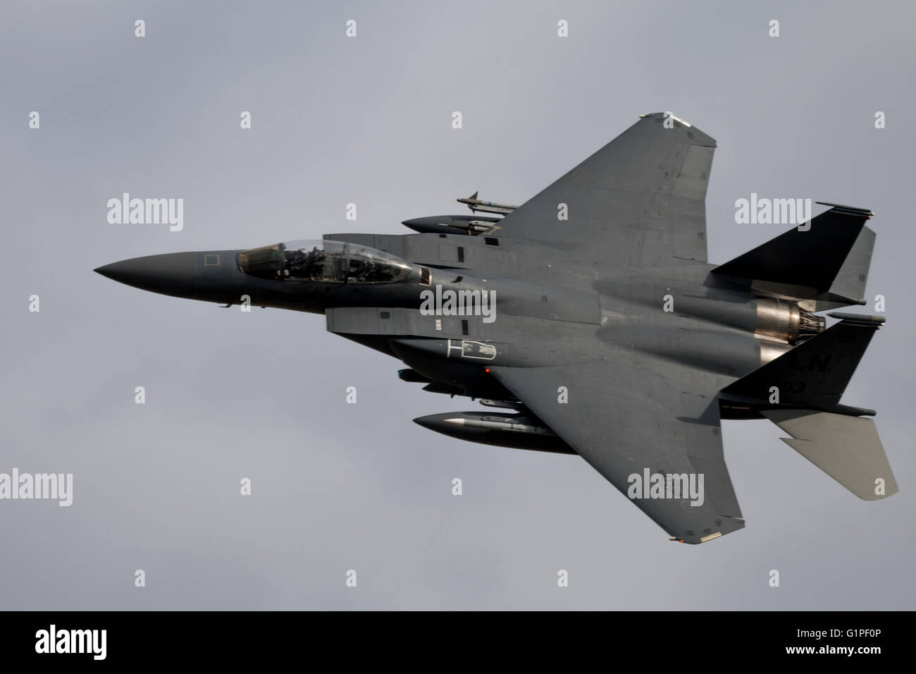 USAF F-15 Eagle in the Mach loop, Wales Stock Photo