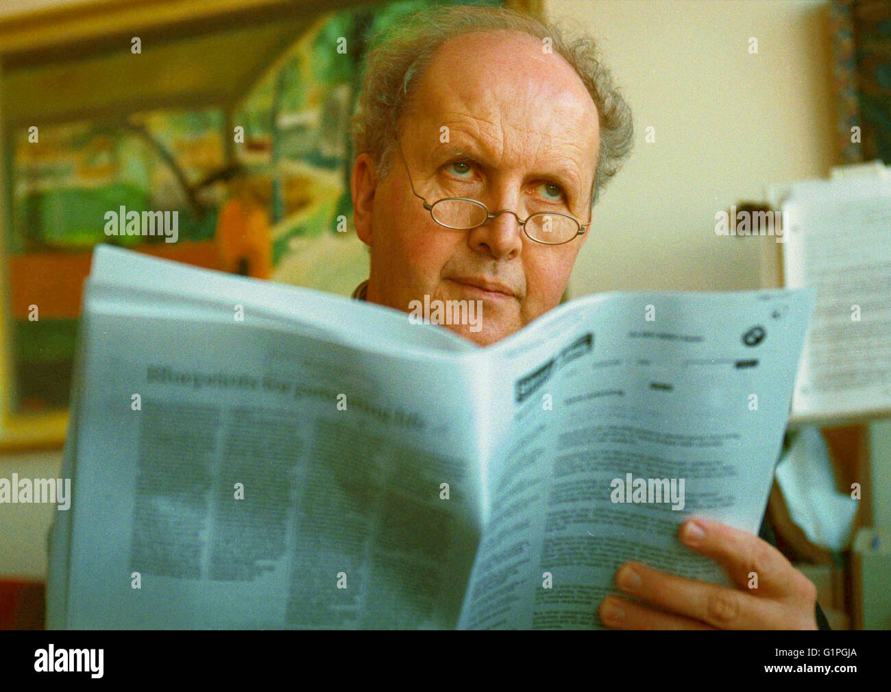 Novelist and musician alexander mccall smith Prof. Sandy McCall Smith ...