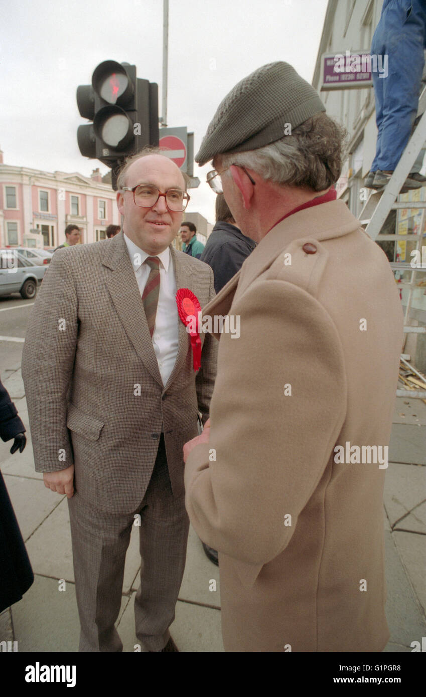 Former Labour leader John Smith mp campaigns in his Monklands East constituency during the general election of 1992. Stock Photo