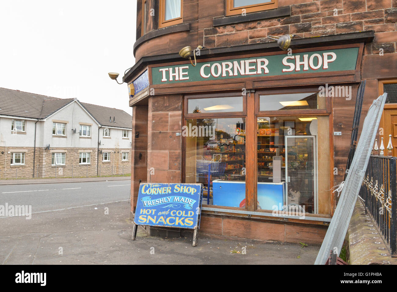 Traditional corner shop in Coatbridge, Scotland, UK Stock Photo