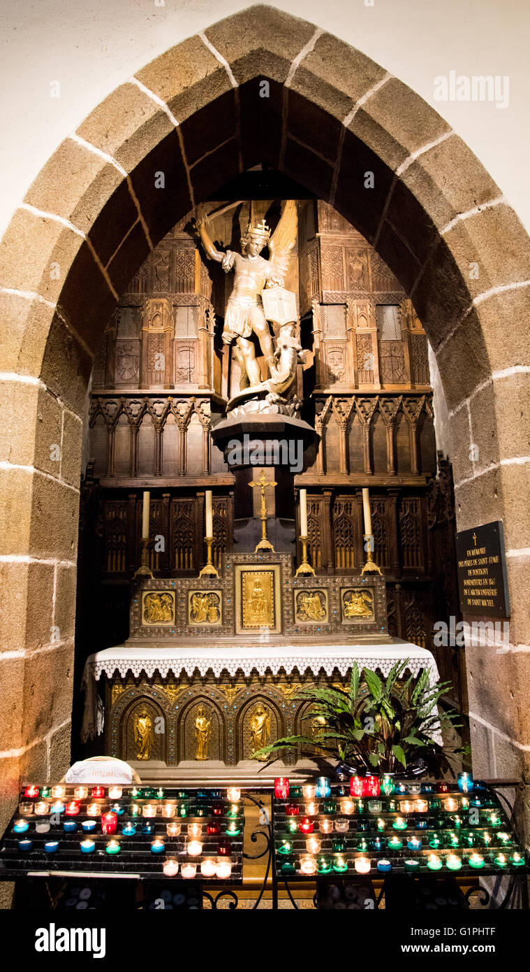 Statue of Saint George slaying the dragon, St Peter's church, Eglise St ...