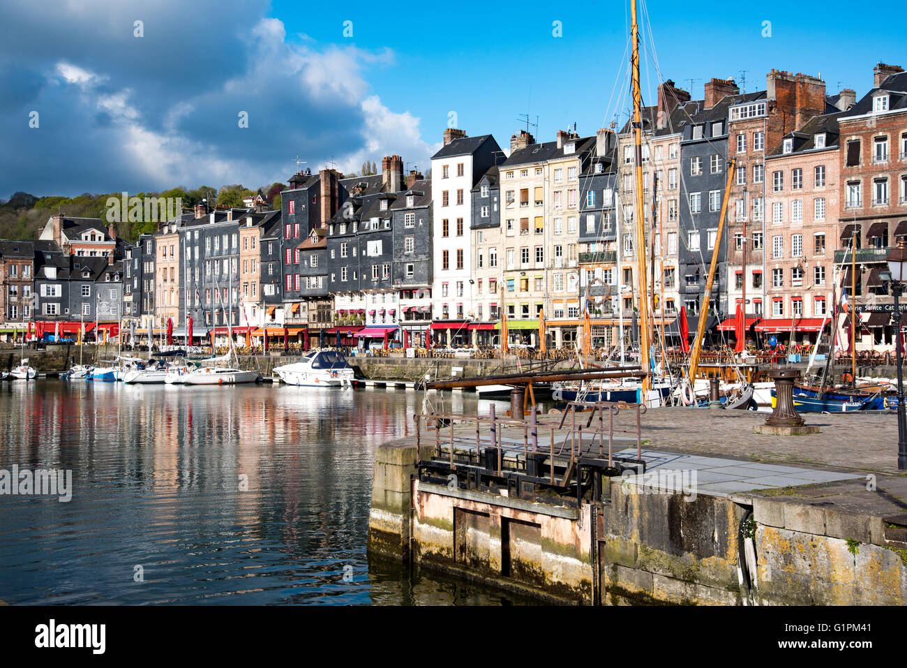 Harbour Of Honfleur Normandy France Stock Photo Alamy harbour-of-honfleur-normandy-france-stock-photo-alamy