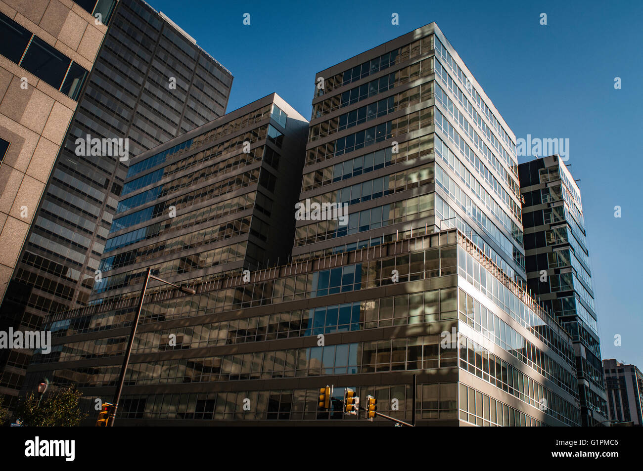 Architectural exteriors glass hi-res stock photography and images - Alamy