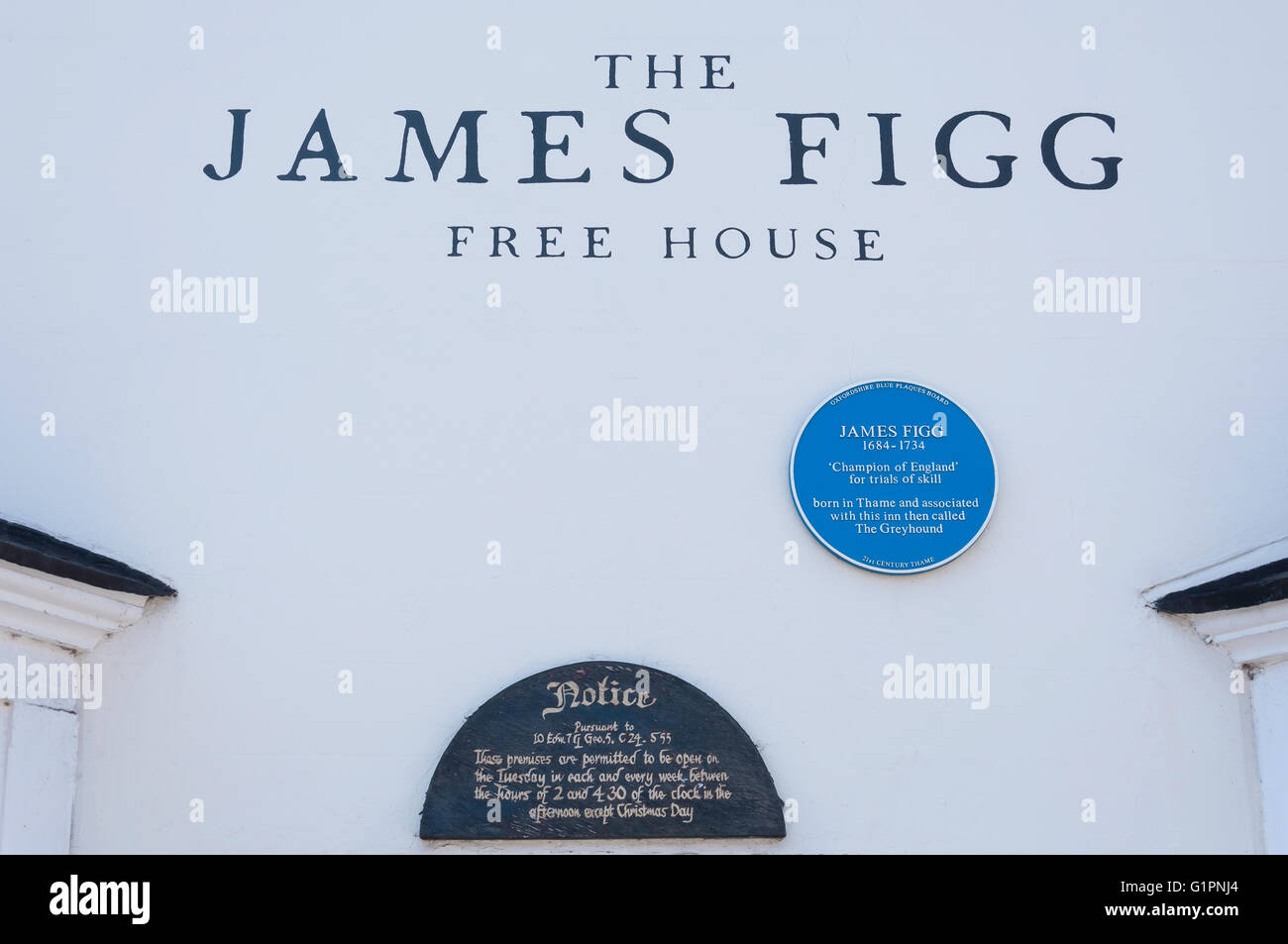 Plaques on facade of 'The James Figg' free house pub, Cornmarket, Thame, Oxfordshire, England, United Kingdom Stock Photo