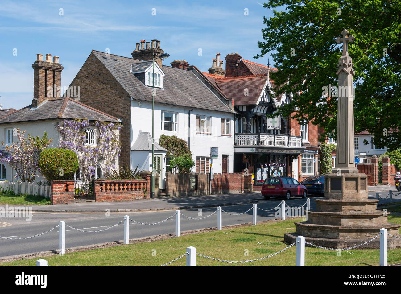 Datchet village green hires stock photography and images Alamy