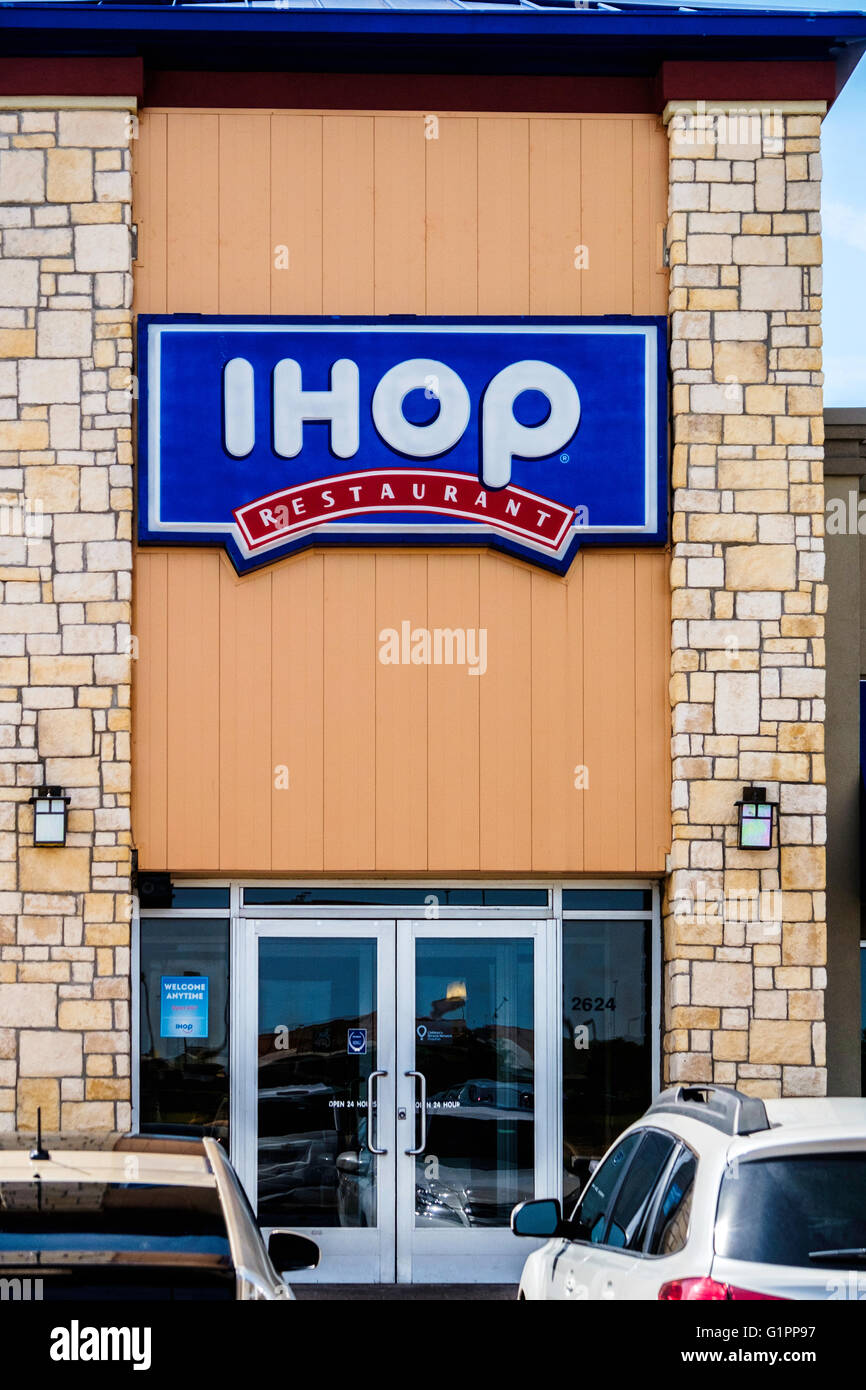 The front exterior of IHOP, International House of Pancakes, in Oklahoma  City, Oklahoma, USA Stock Photo - Alamy