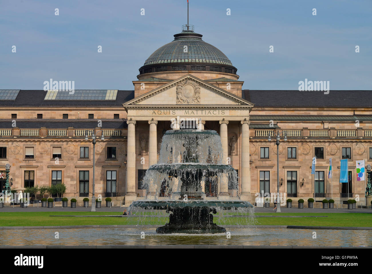 Kaskadenbrunnen, Kurhaus, Kurhausplatz, Wiesbaden, Hessen, Deutschland / Kaskaden-Brunnen Stock Photo
