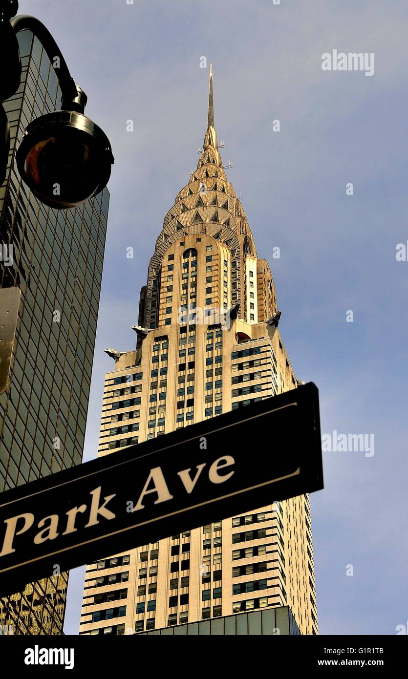 New York City :  The art deco Chrysler Building at East 42nd Street and Lexington Avenue Stock Photo