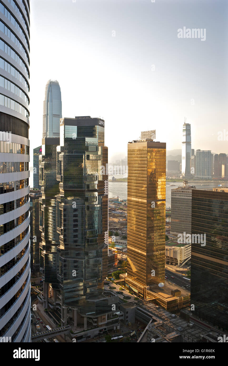 Hong Kong skyline sunset gold tower architecture modern Stock Photo - Alamy