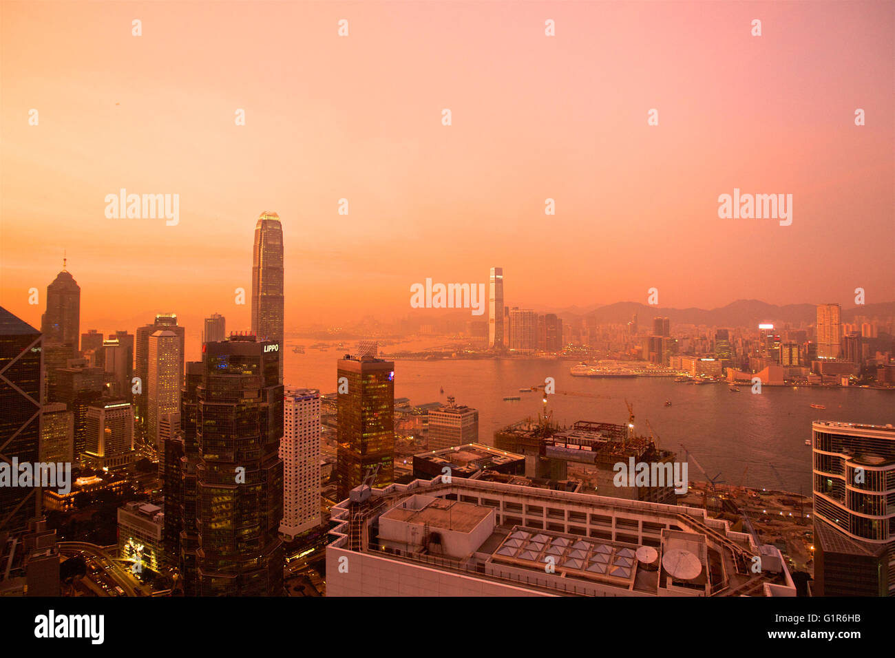 Hong Kong skyline sunset Stock Photo - Alamy