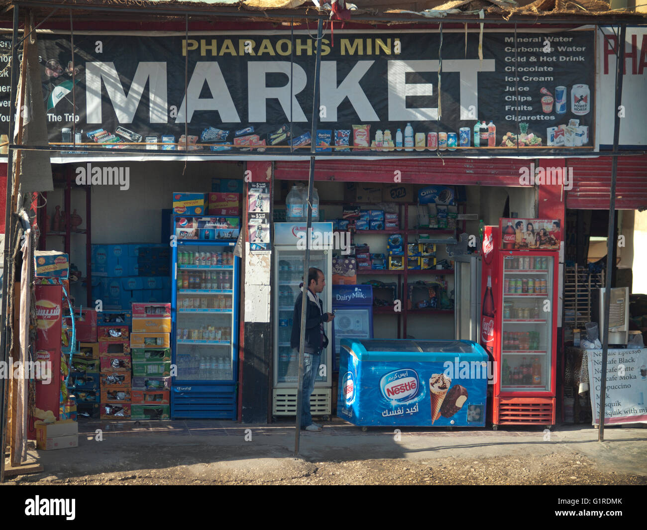 A small grocery shop near to the Valley of the Kings in Egypt Stock
