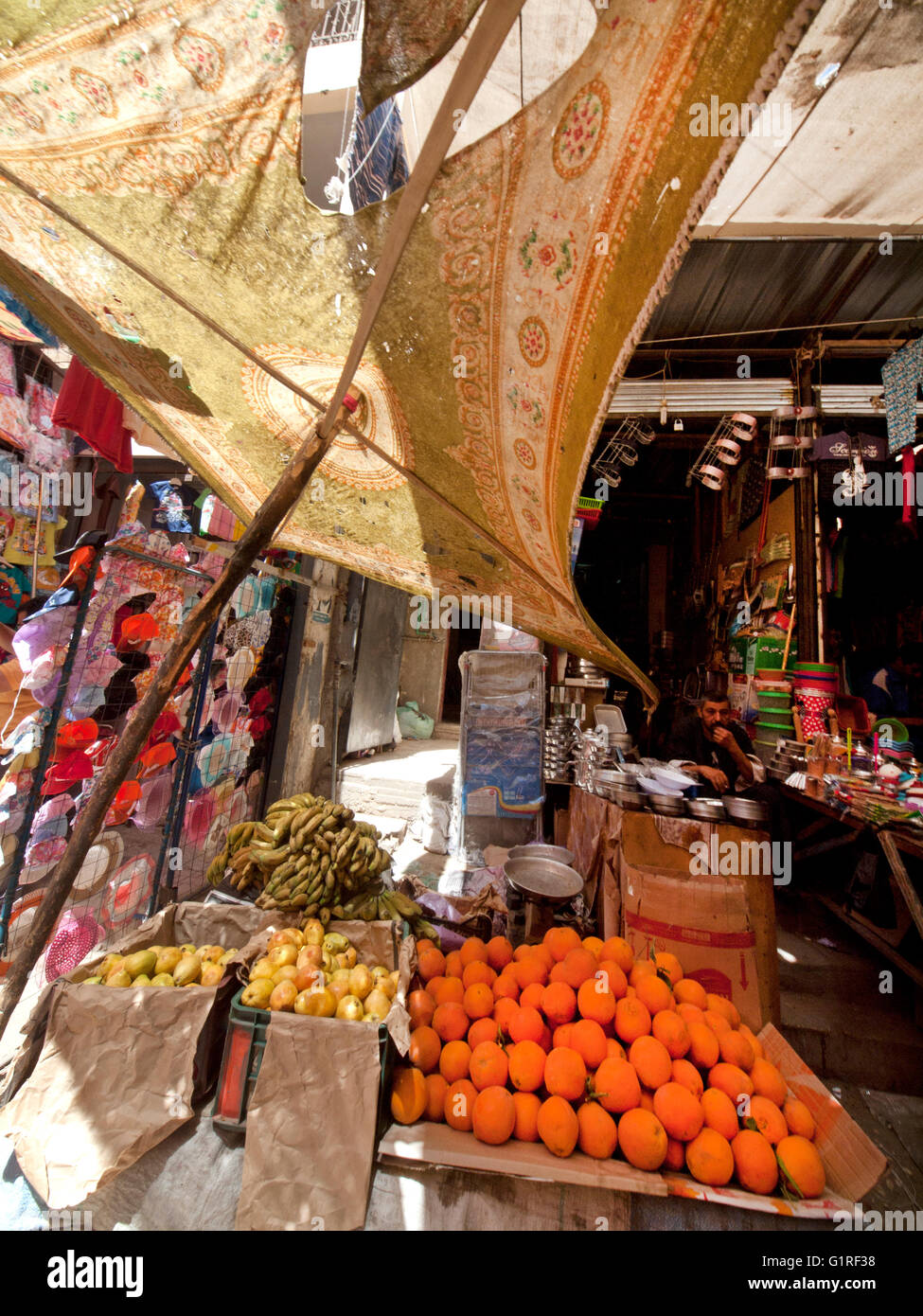 Fruit market luxor hi-res stock photography and images - Alamy