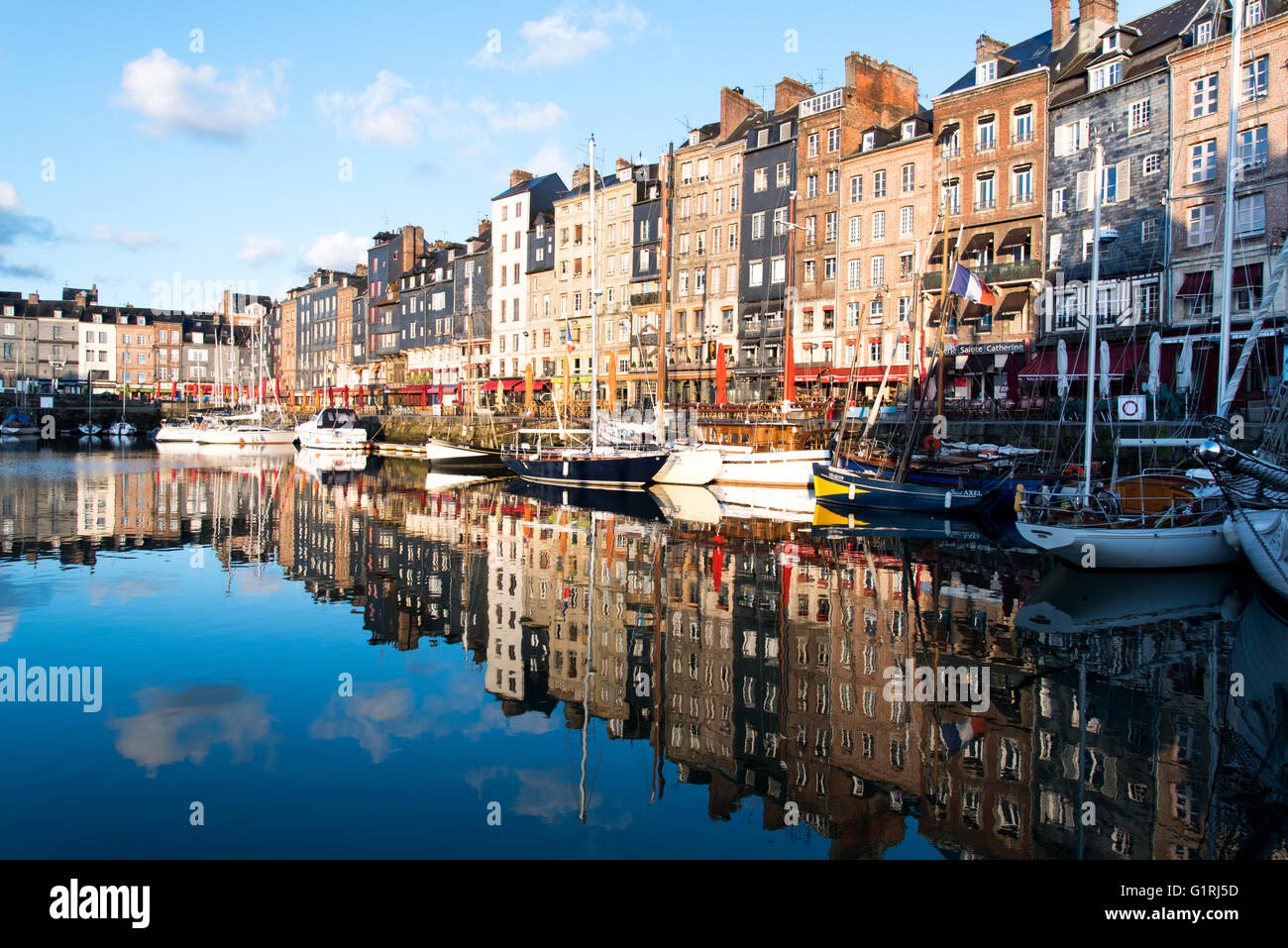Harbour Of Honfleur Normandy France Stock Photo Alamy harbour-of-honfleur-normandy-france-stock-photo-alamy