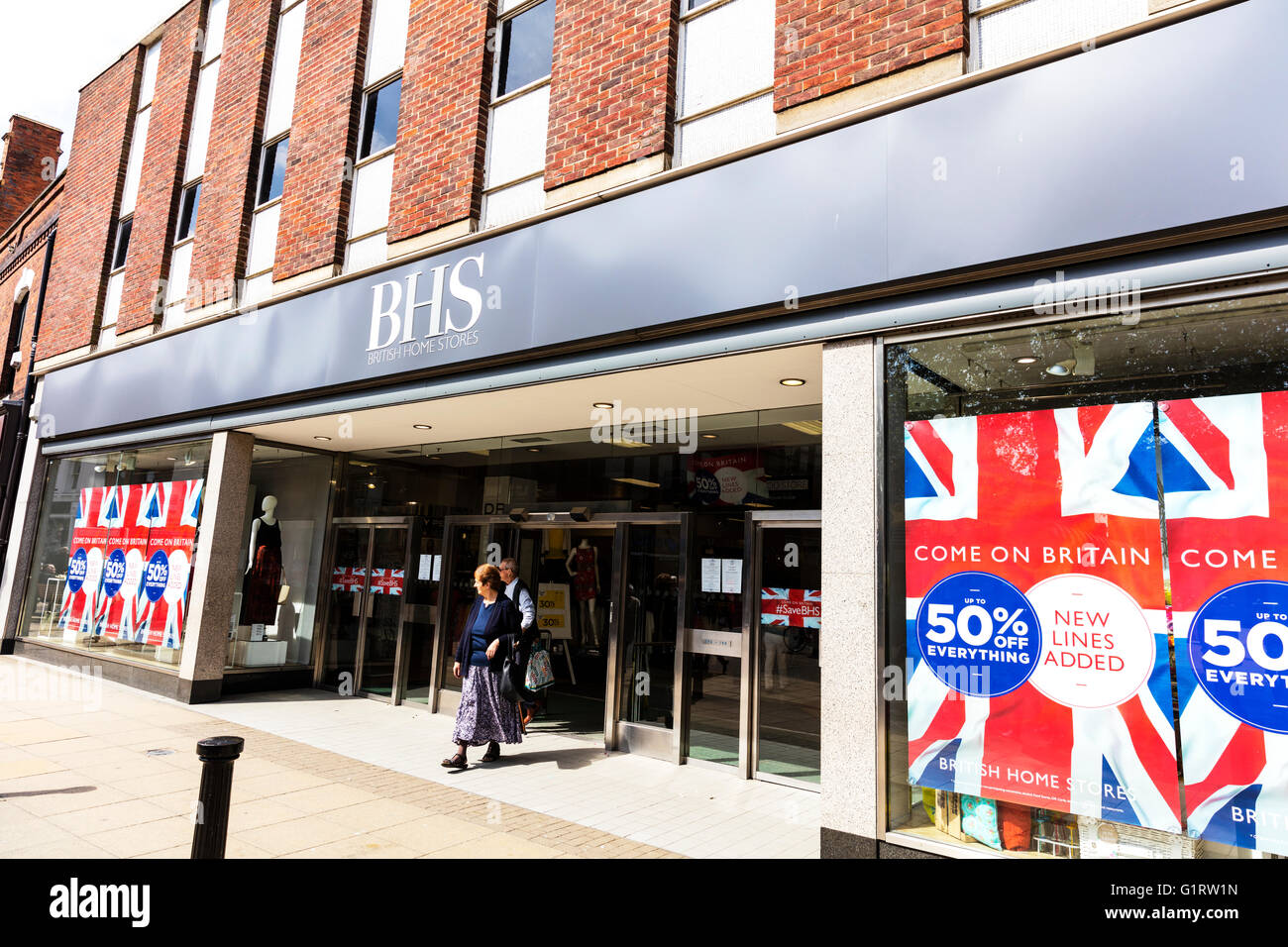 BHS british home stores shop front closing bankrupt insolvent sign