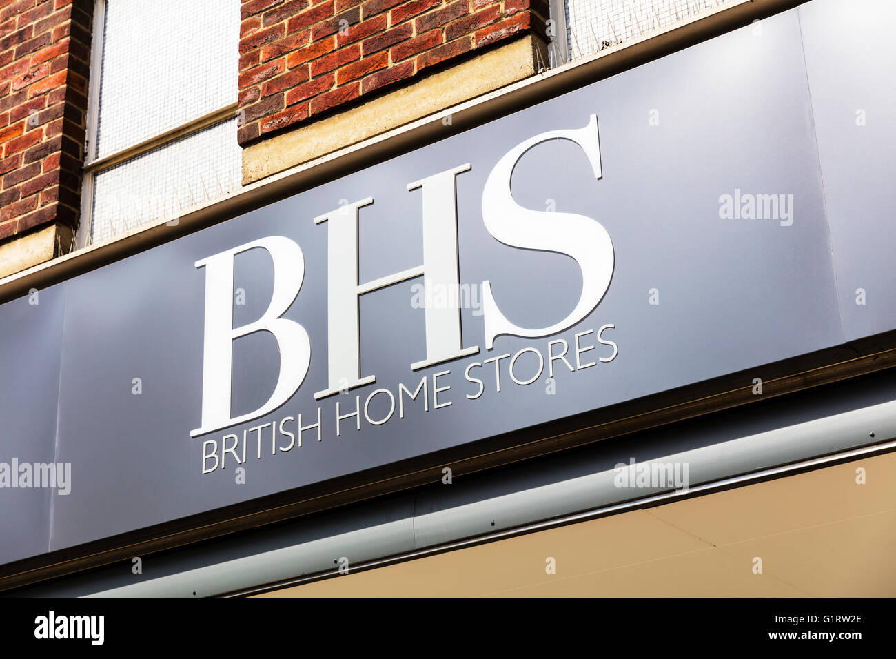 BHS british home stores shop front closing bankrupt insolvent sign