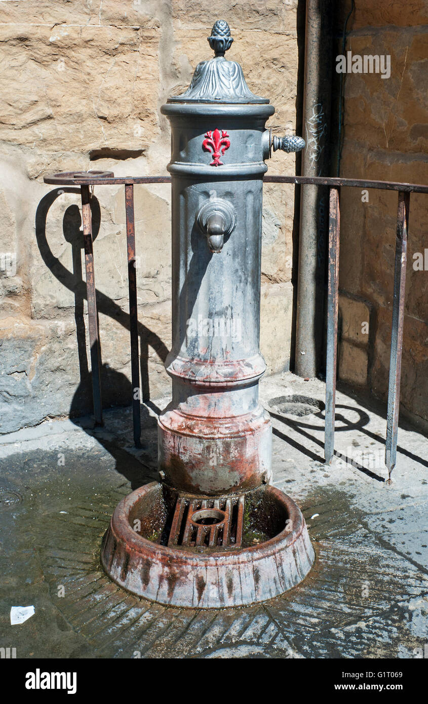 old street drinking water fountain Florence Italy Stock Photo Alamy