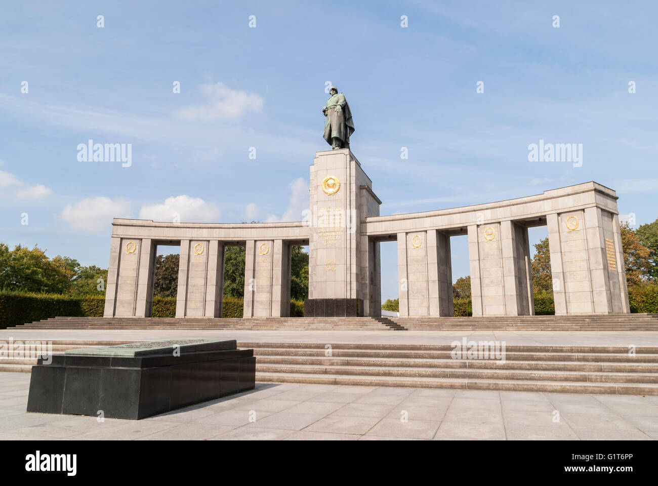 Sowjetisches Ehrenmal. Monument to the Soviet Union. Memorial Russian War Stock Photo