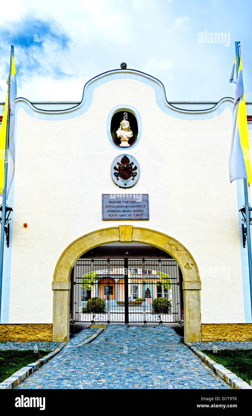 Stift Heiligenkreuz im Wienerwald nahe Wien, niederösterreich; monastery heiligenkreuz near vienna Stock Photo