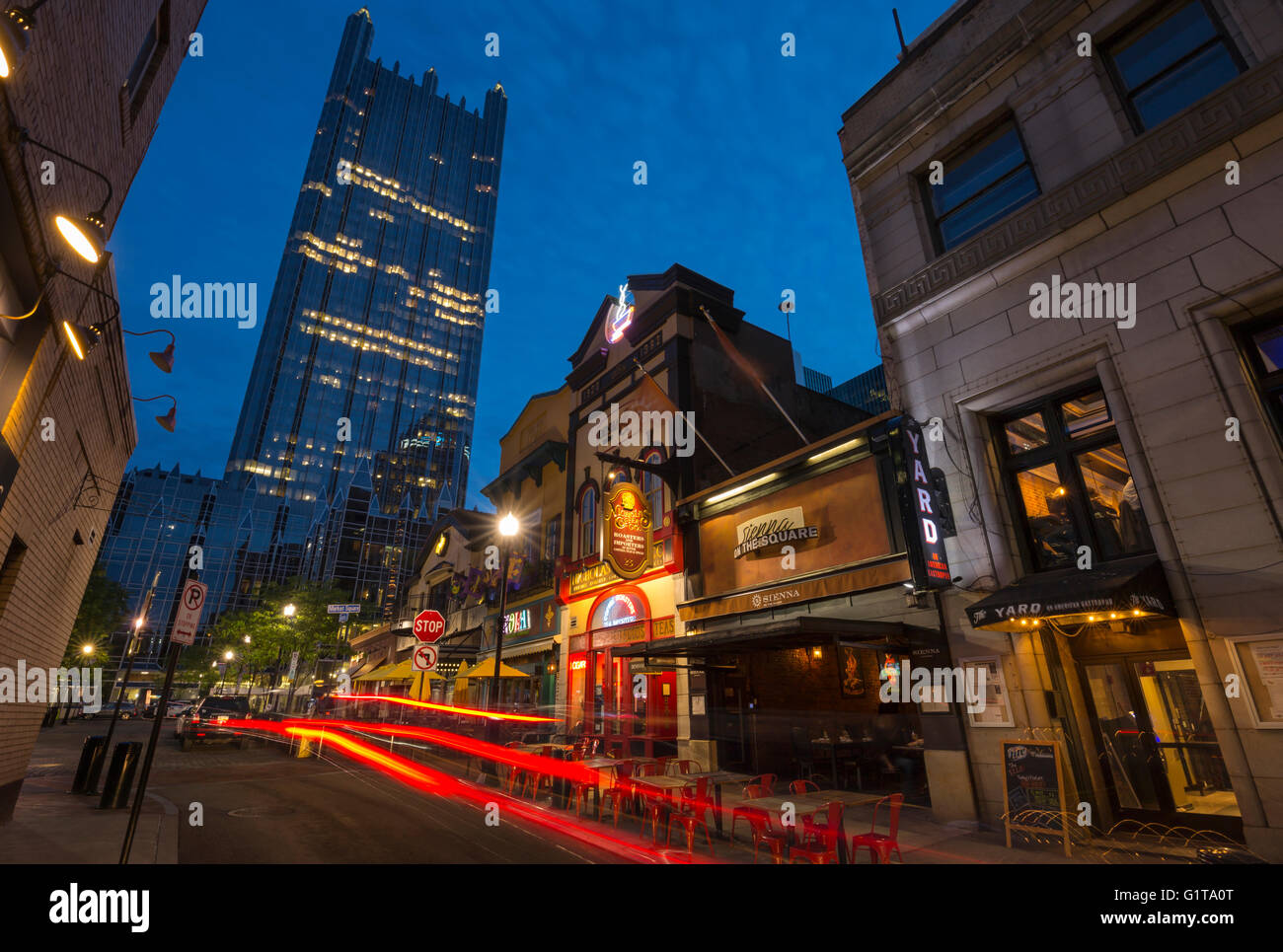 RESTAURANTS MARKET SQUARE PPG PLACE TOWER (© PHILIP JOHNSON / JOHN