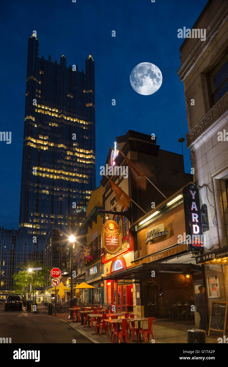 RESTAURANTS MARKET SQUARE PPG PLACE TOWER (© PHILIP JOHNSON / JOHN