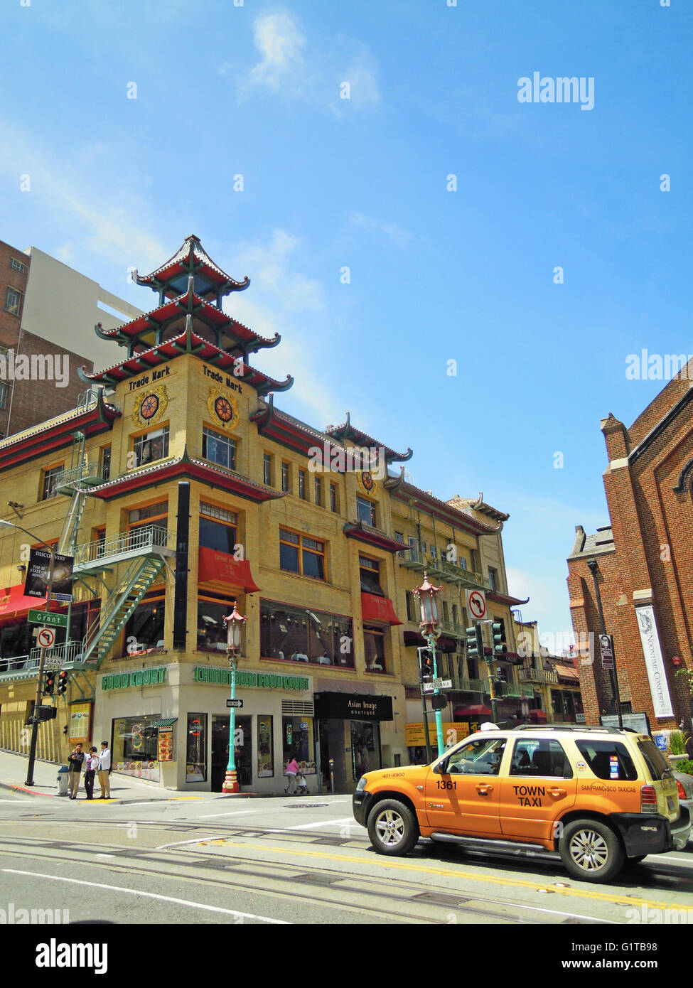 San Francisco: skyline with the oriental buildings of Chinatown, the oldest Chinatown in North America and the largest Chinese community outside Asia Stock Photo
