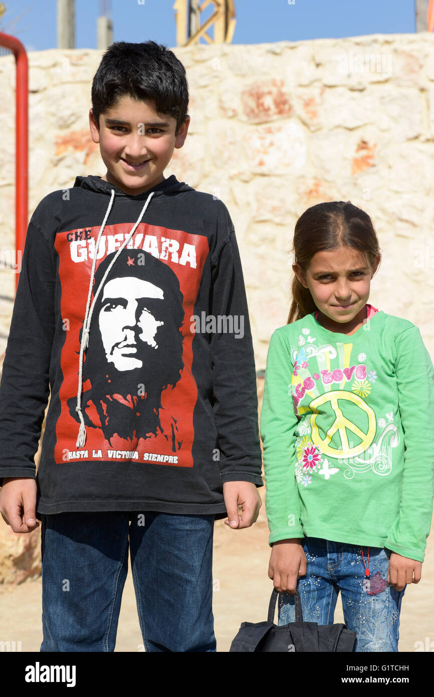 LEBANON Deir el Ahmad, a maronite christian village in Beqaa valley, school for syrian refugee children / LIBANON Deir el Ahmad, ein christlich maronitisches Dorf in der Bekaa Ebene, Schule der Good Shepherds Sisters der maronitischen Kirche fuer syrische Fluechtlingskinder Stock Photo