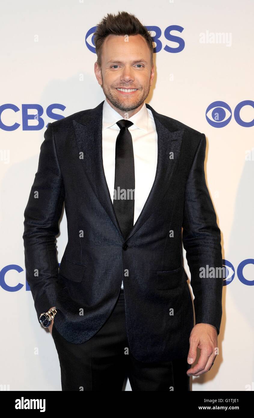 New York, NY, USA. 18th May, 2016. Joel McHale at arrivals for CBS Upfronts 2016, The Oak Room, New York, NY May 18, 2016. Credit:  Kristin Callahan/Everett Collection/Alamy Live News Stock Photo