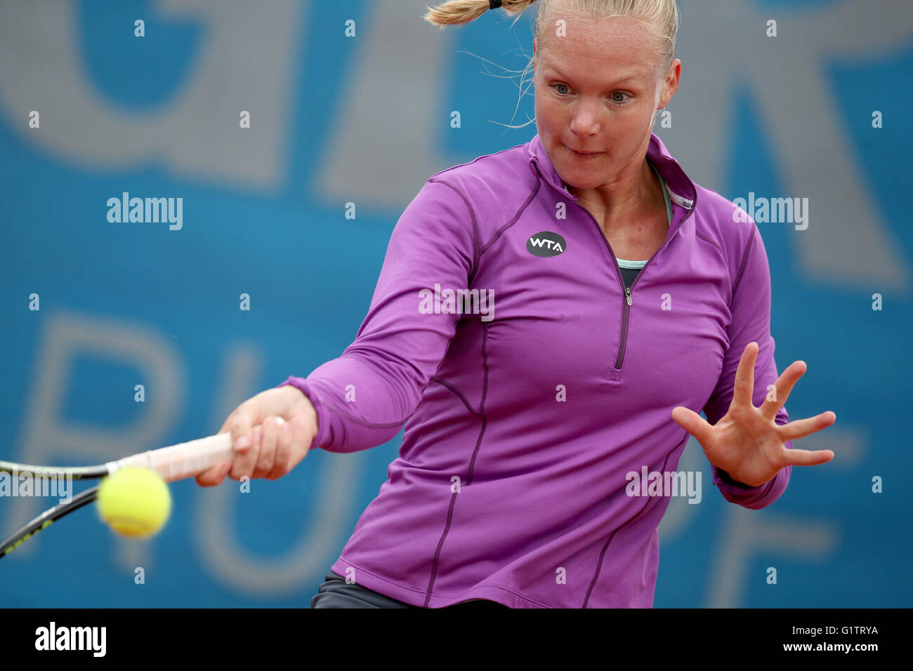 Nuremberg, Germany. 19th May, 2016. Kiki Bertens of the Netherlands in action against Irina Falconi of the USA in a quarter finals match during the WTA Tennis Tournament in Nuremberg, Germany, 19 May 2016. Falconi had to forfeit due to an injury. Photo: DANIEL KARMANN/dpa/Alamy Live News Stock Photo
