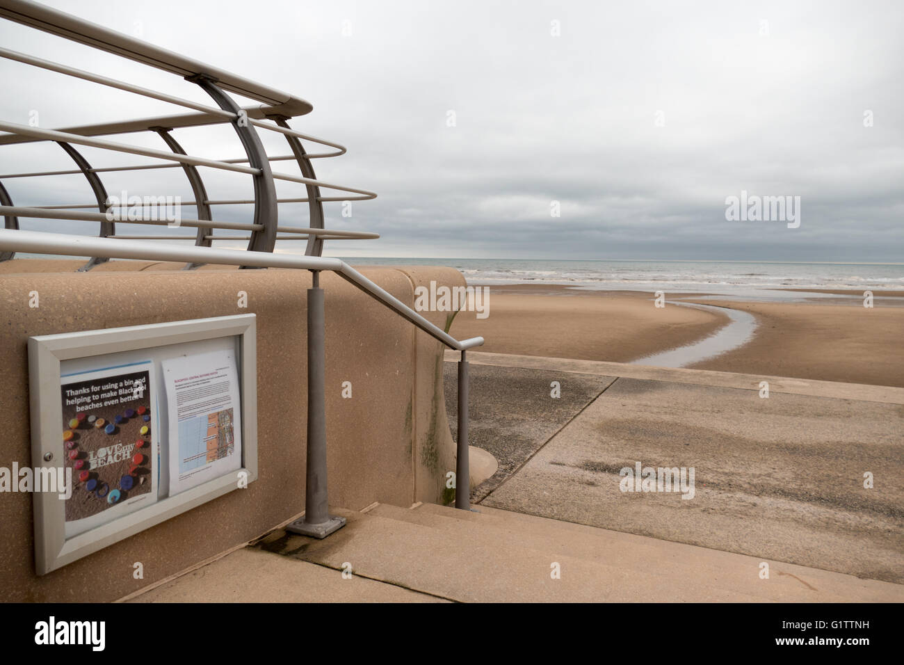Blackpool, UK. 19th May 2016. Blackpool's south beach has won the prestigious Blue flag award for the quality of it's sea water. Blackpool's two other beaches central and north have also won awards for their cleanliness. Great news for the resort for this coming season. Credit:  gary telford/Alamy Live News Stock Photo