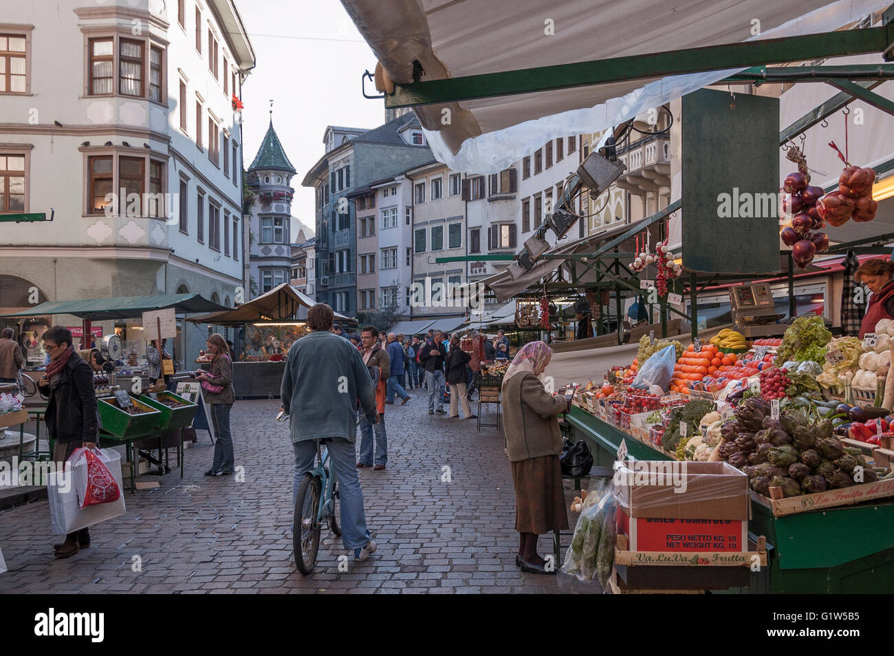market in the streets of the historical centre of Bolzano Stock Photo