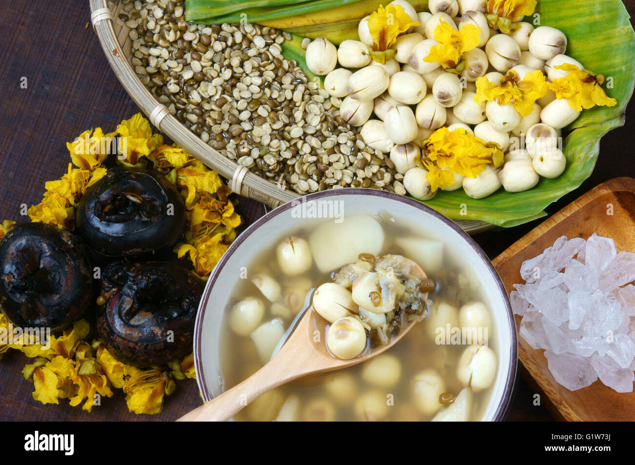 Vietnamese food, sweet lotus seed gruel, ingredients lotus bean, mung bean, water chestnut and
