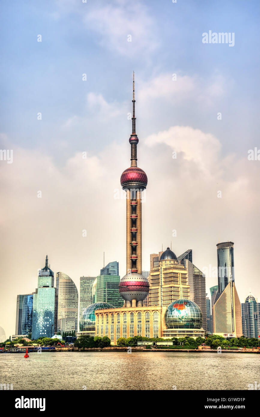 Shanghai skyline construction hi-res stock photography and images - Alamy