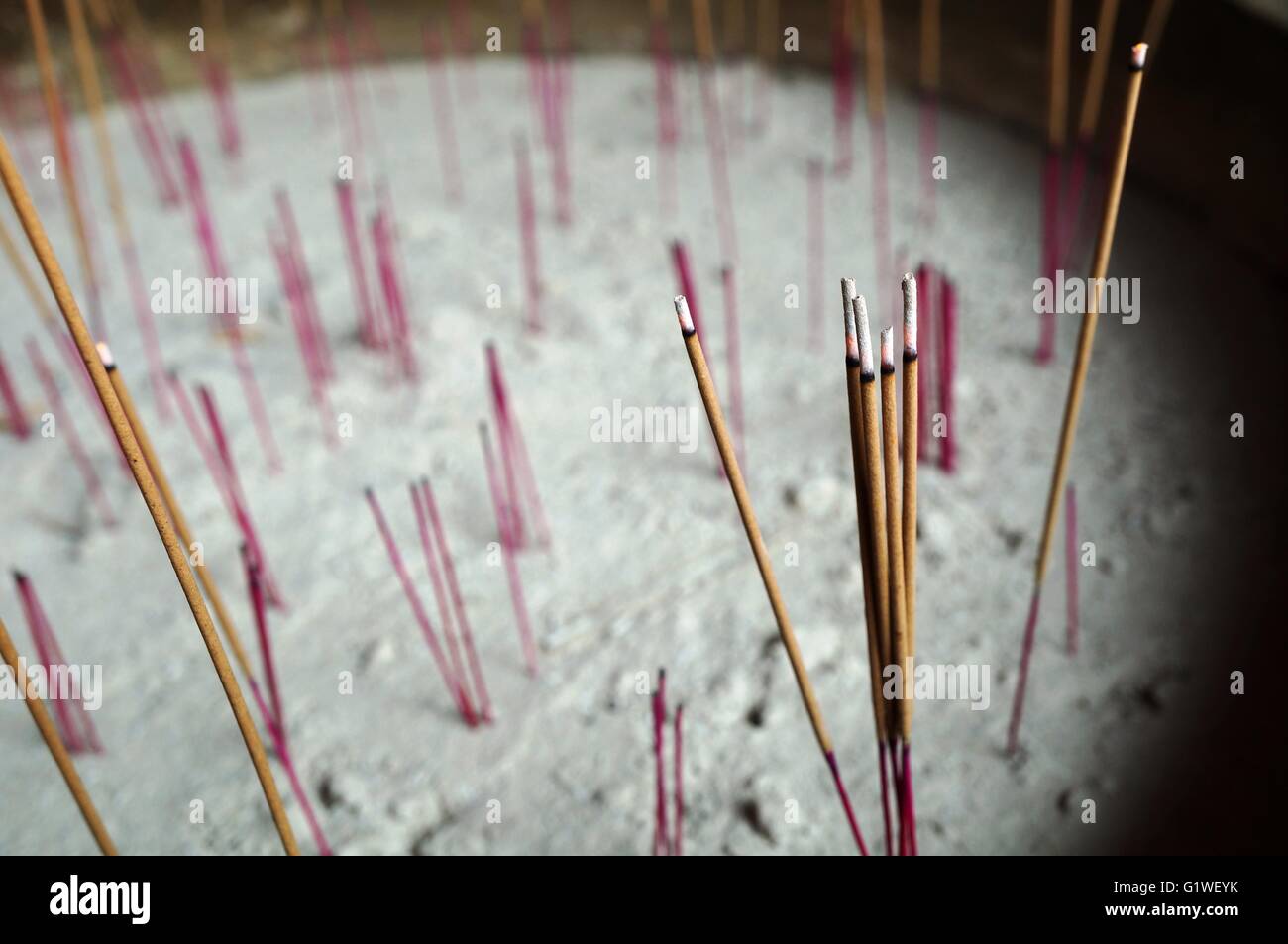 Incense sticks in buddhist temple hi-res stock photography and images ...