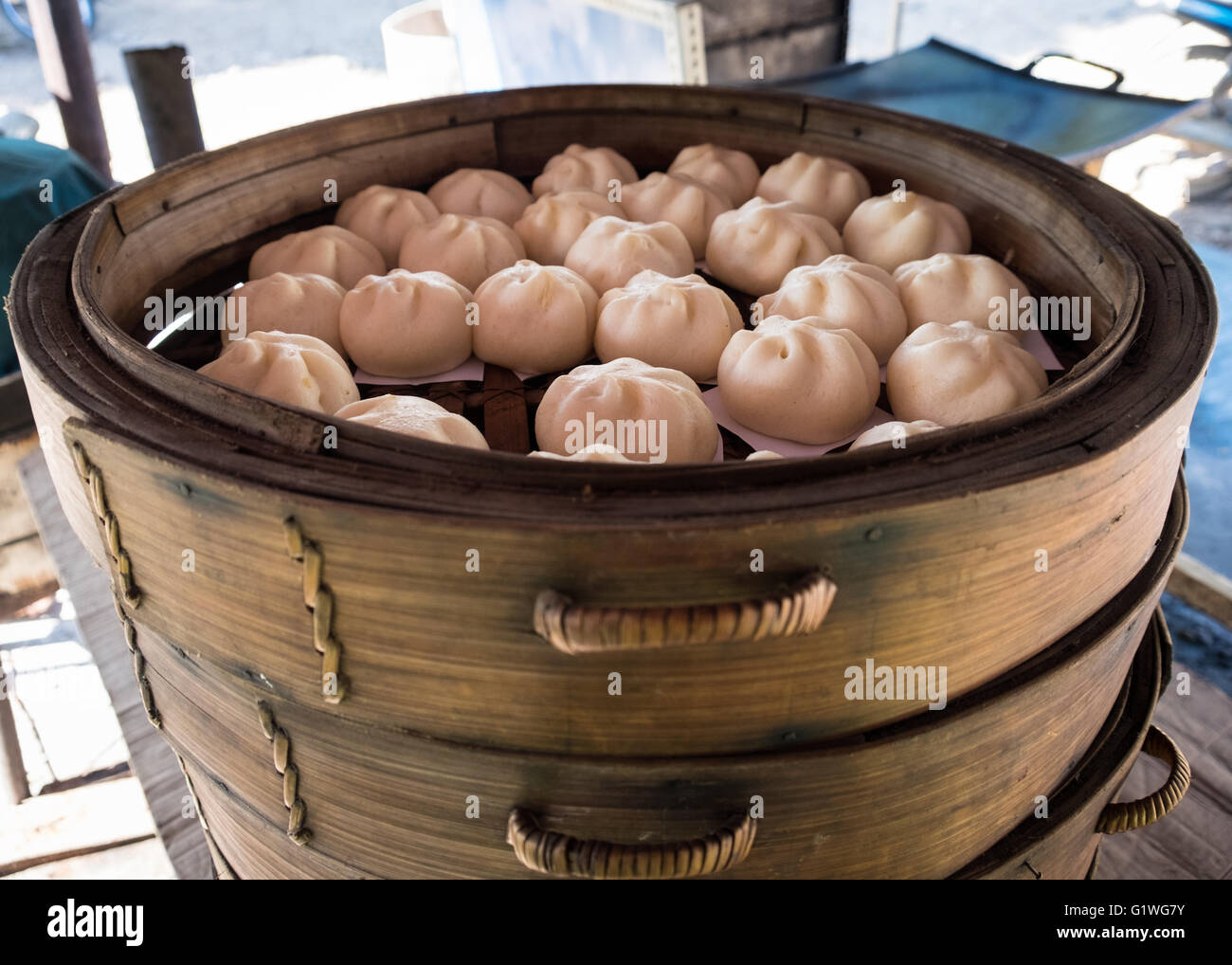 Steamed dumplings at Gold Cafe in Hsipaw, Myanmar Stock Photo