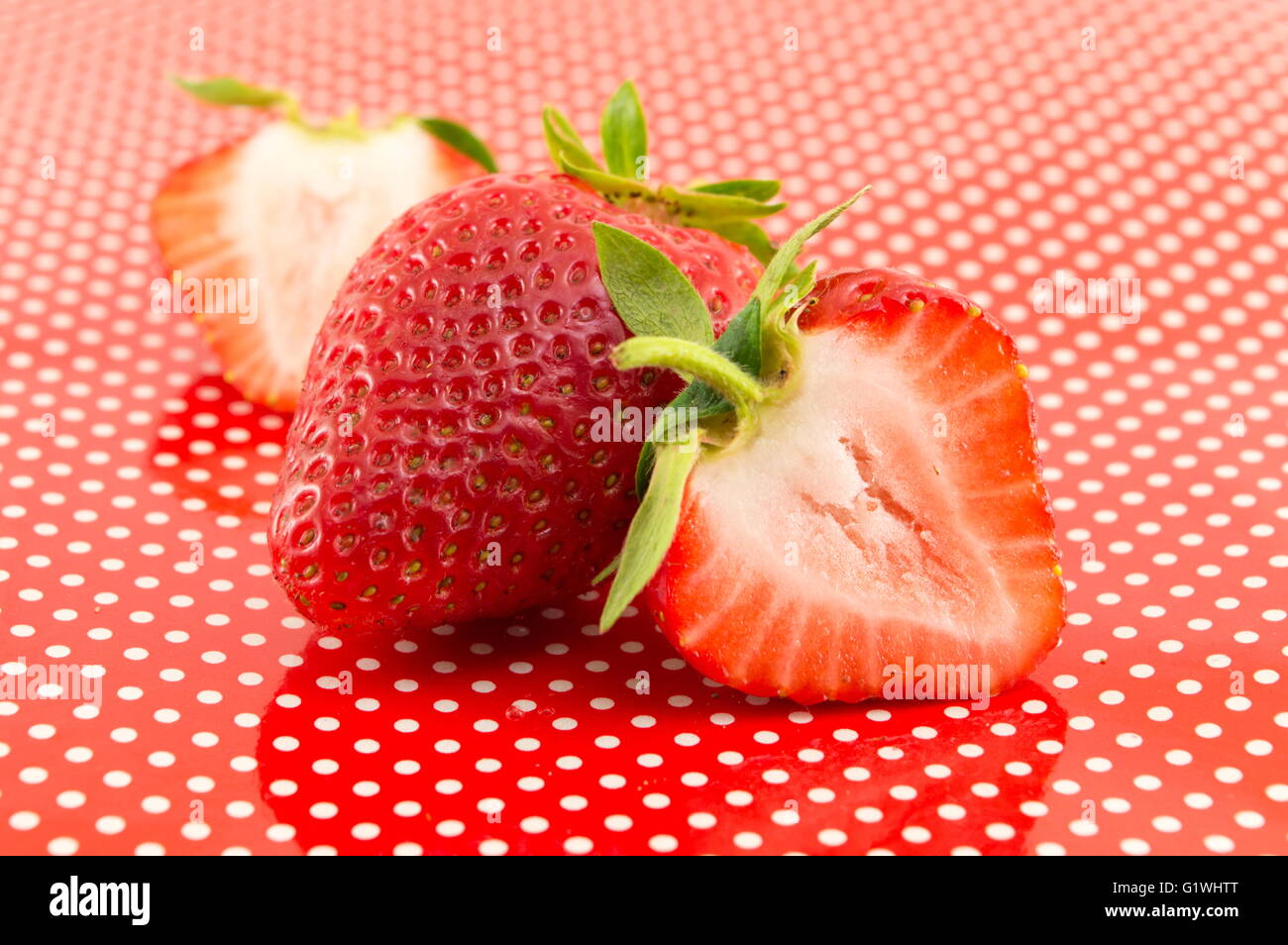 Sliced fresh strawberries hi-res stock photography and images - Alamy