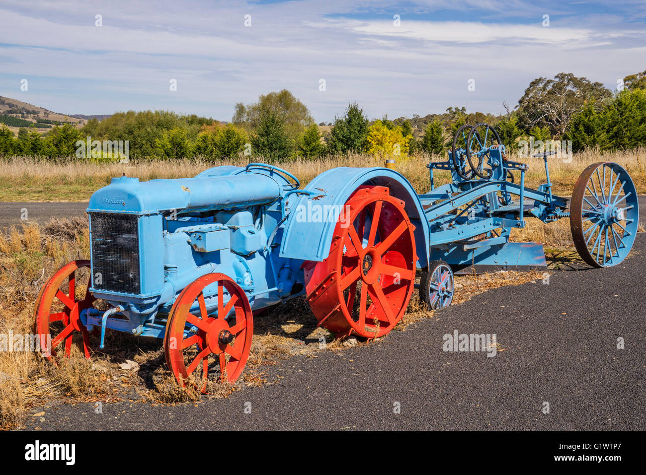 1917 Fordson Model F tractor with plough Stock Photo