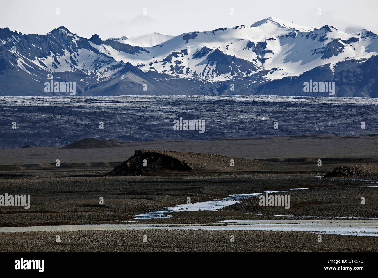 Landscape at Skaftafell, volcanic sand plain Skeidararsandur, glacier Skeiðarárjökull with ash deposits Stock Photo