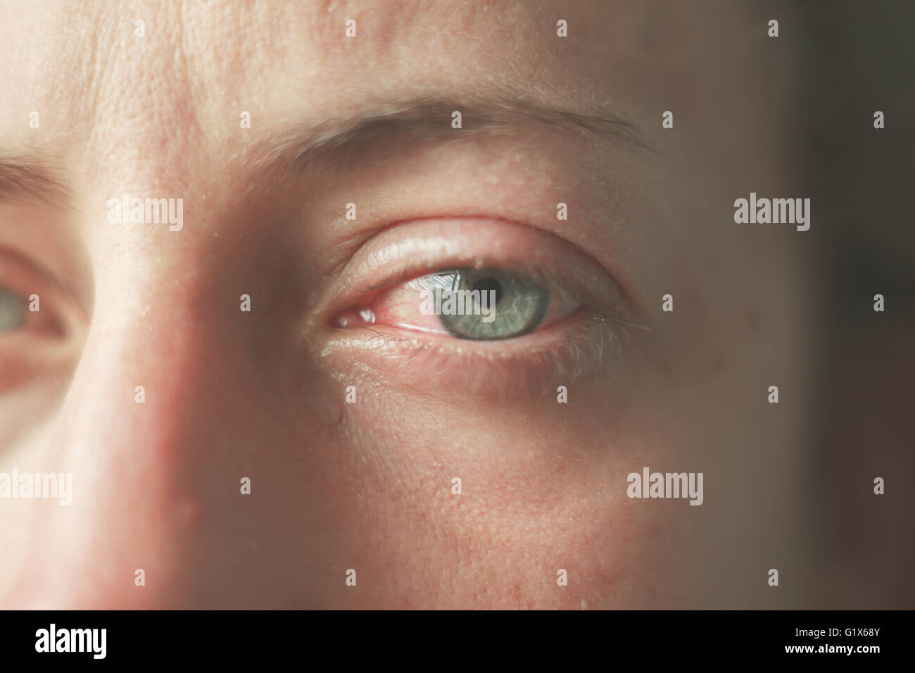 Crying girl eyes hires stock photography and images Alamy